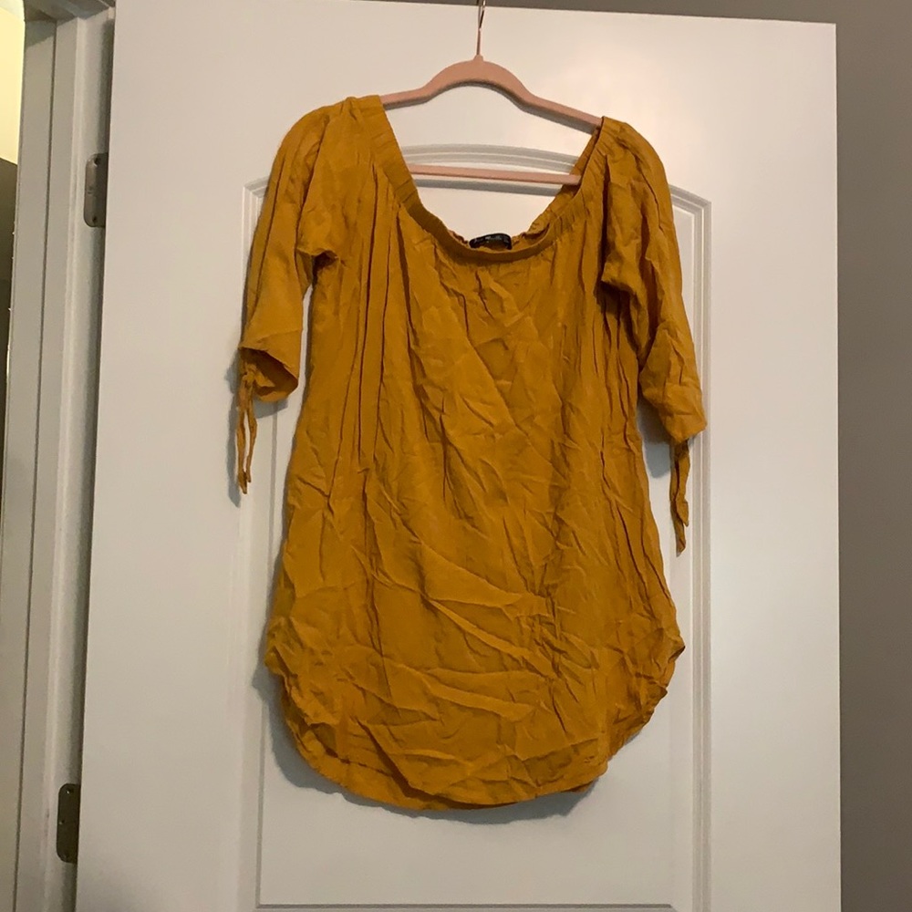 Off shoulder yellow dress